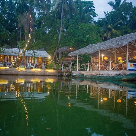 Aki Luna Lagoon Resort ฮิกคาดูวา ภายนอก รูปภาพ