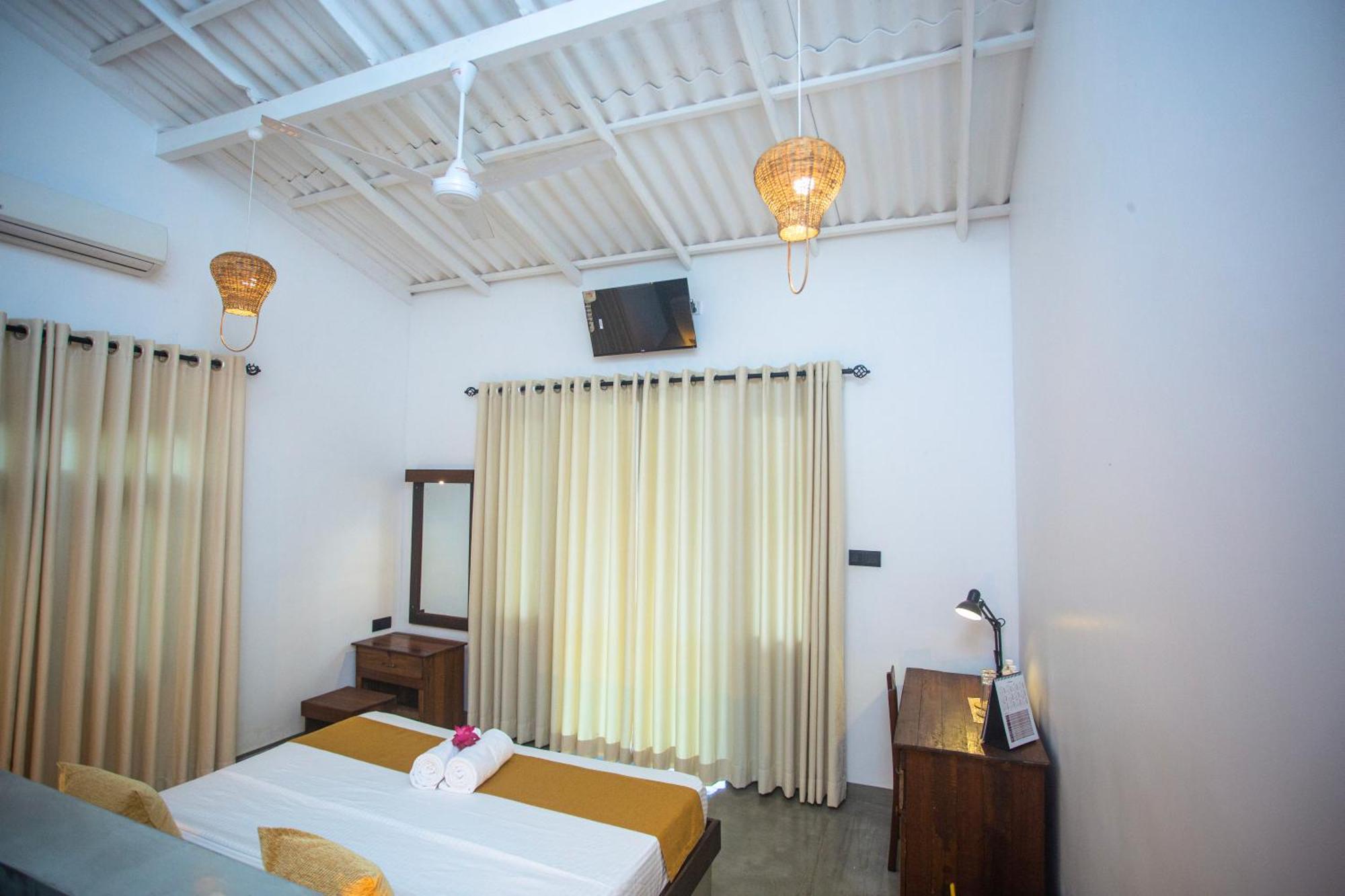 Aki Luna Lagoon Resort ฮิกคาดูวา ภายนอก รูปภาพ