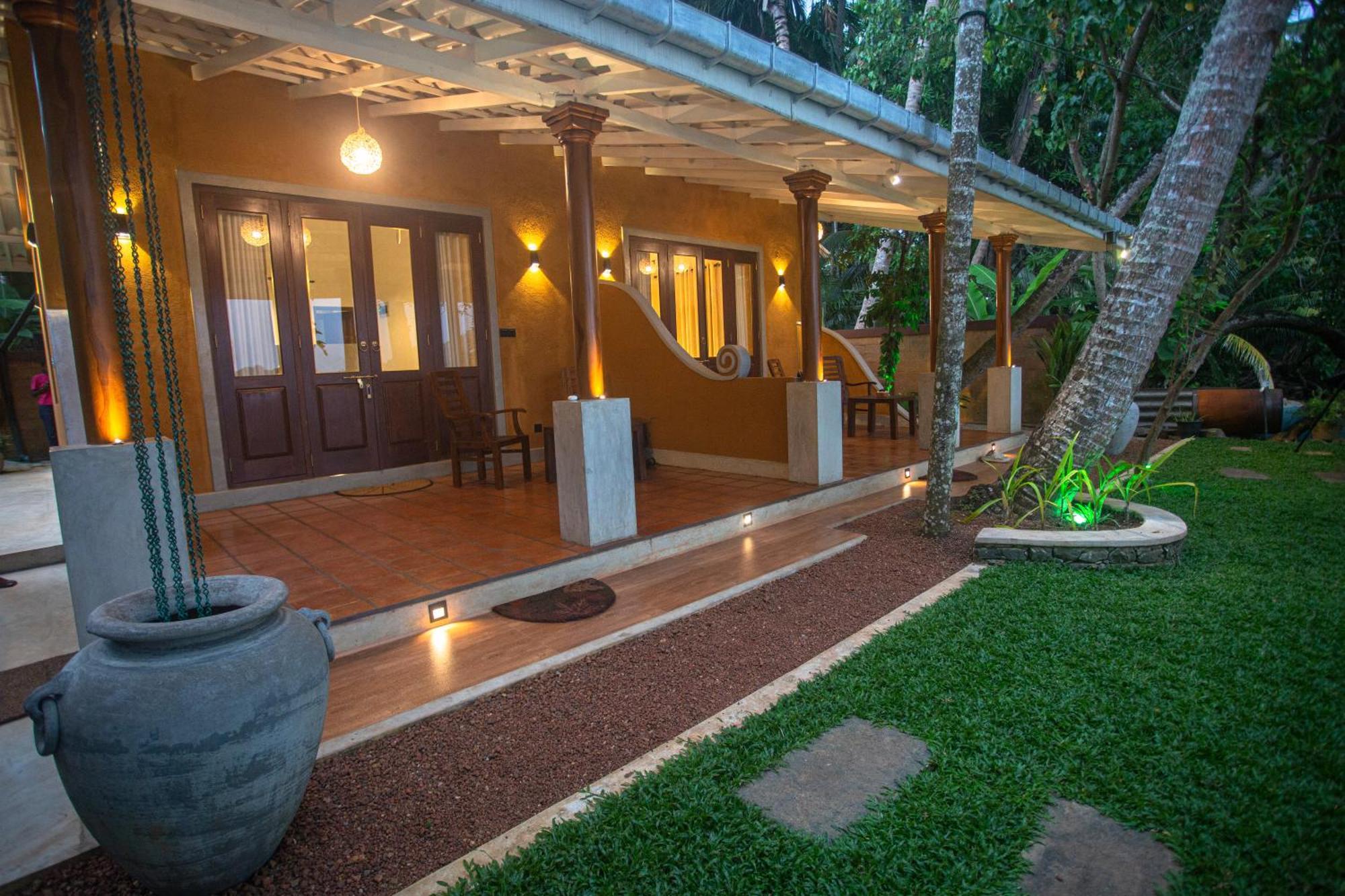Aki Luna Lagoon Resort ฮิกคาดูวา ภายนอก รูปภาพ
